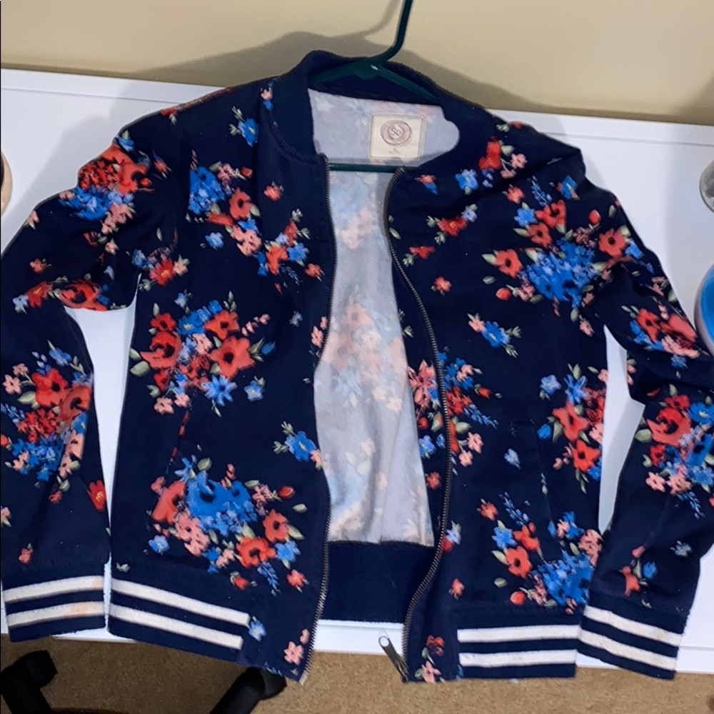 Size Medium SO Brand Floral Jacket